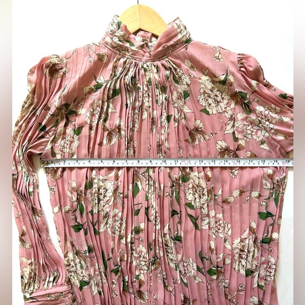 Unique pink printed pleated dress maxi flowy floral print long sleeve - Picture 3 of 9